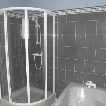 De Caractere Avec Etang Prive, Jardin Clos Et Cheminee, Parfait Pour Les Familles - Fr-1-426-121