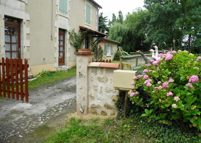 De Caractere Avec Etang Prive, Jardin Clos Et Cheminee, Parfait Pour Les Familles - Fr-1-426-121 Payré-sur-Vendée