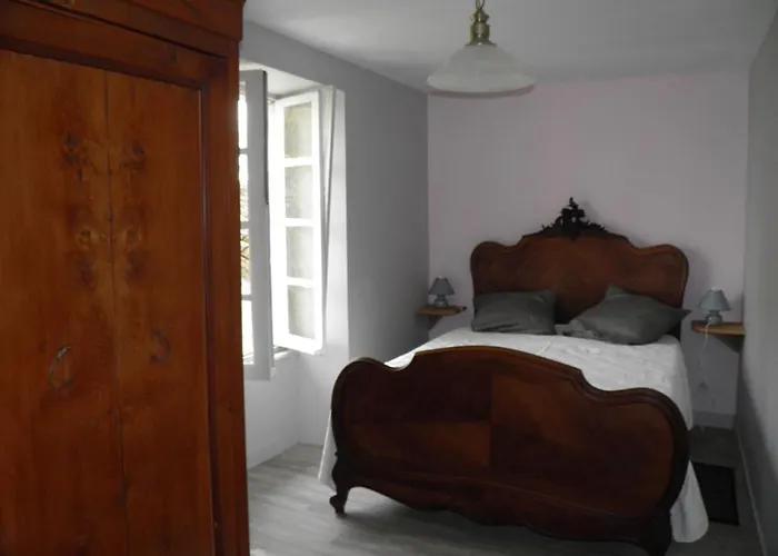 De Caractere Avec Etang Prive, Jardin Clos Et Cheminee, Parfait Pour Les Familles - Fr-1-426-121 Payré-sur-Vendée